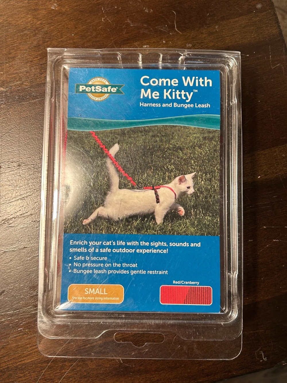 PetSafe Come With Me Kitty Red/Cranberry Cat Harness with Bungee Leash